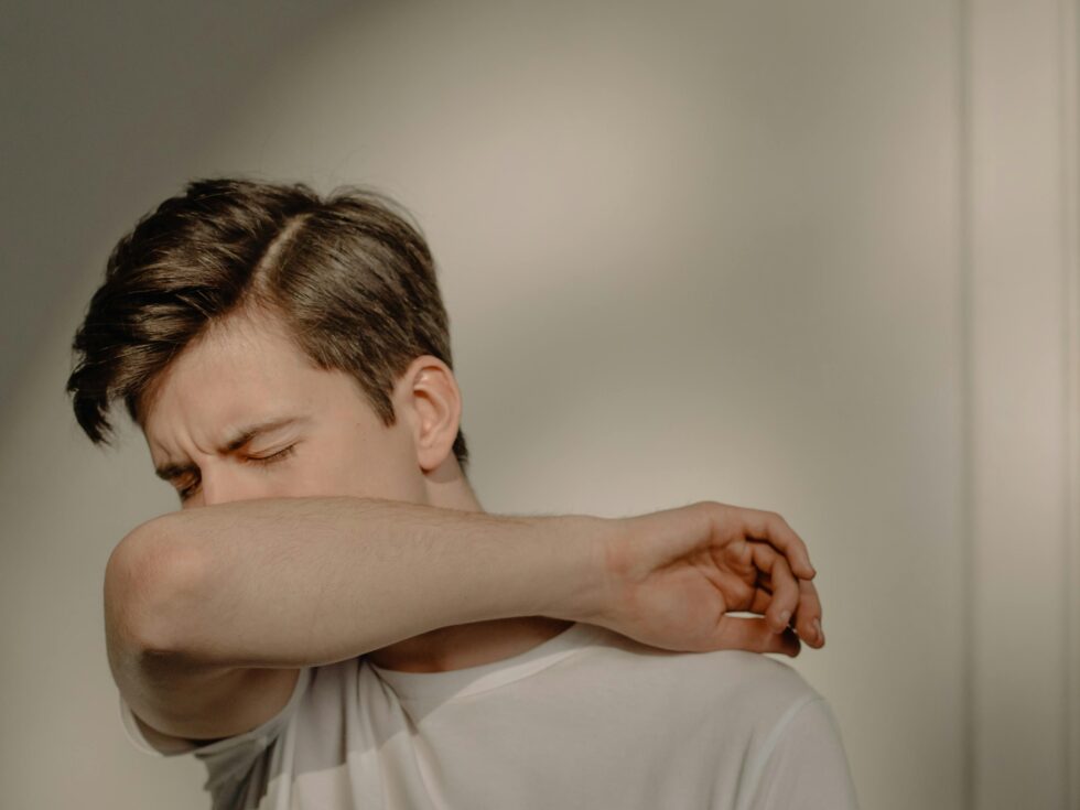 Dry Cough & Itchy Throat? Expert- Remedies for Fast Relief